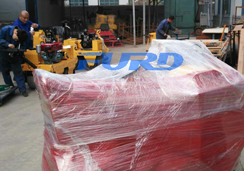 福瑞得機(jī)械座駕壓路機(jī)、手扶壓路機(jī)、灌縫機(jī)及時包裝發(fā)貨