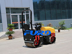 抓住特色打通渠道，全液壓小型壓路機廠家順利發(fā)展