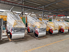 外貿(mào)出口澳大利亞的壓路機、工程照明車包裝發(fā)貨