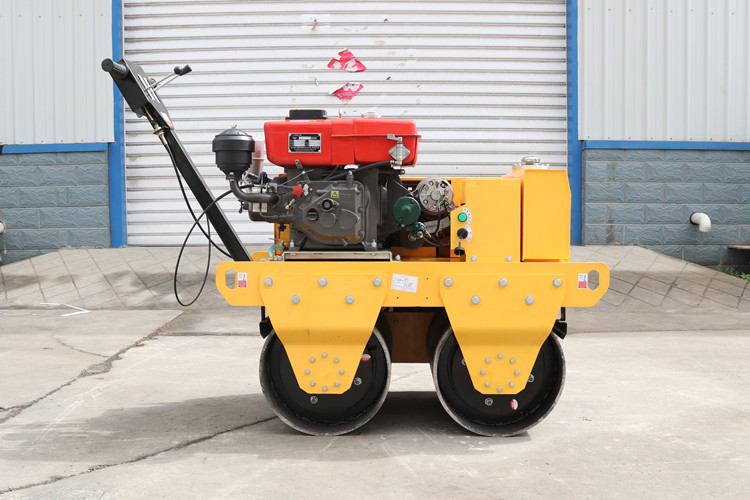 對(duì)于小型手扶壓路機(jī)的這些使用環(huán)境您要明白！